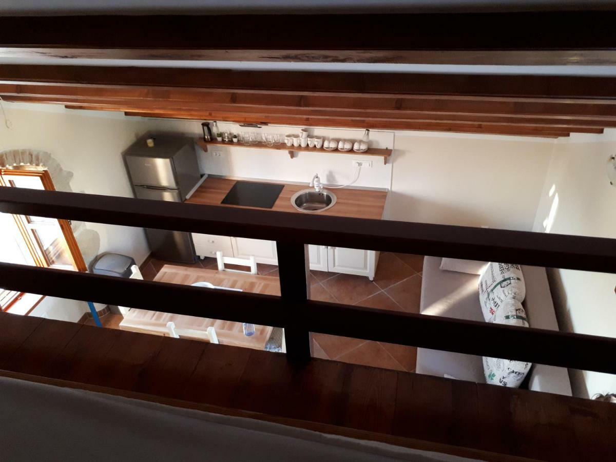 Car Free Island Unije Gasparini Apartments Ngoại thất bức ảnh